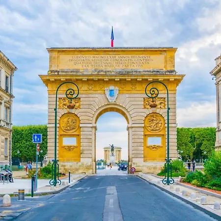 Апартаменты T2 Avec Jacuzzi En Face De L'arc De Triomphe B *
